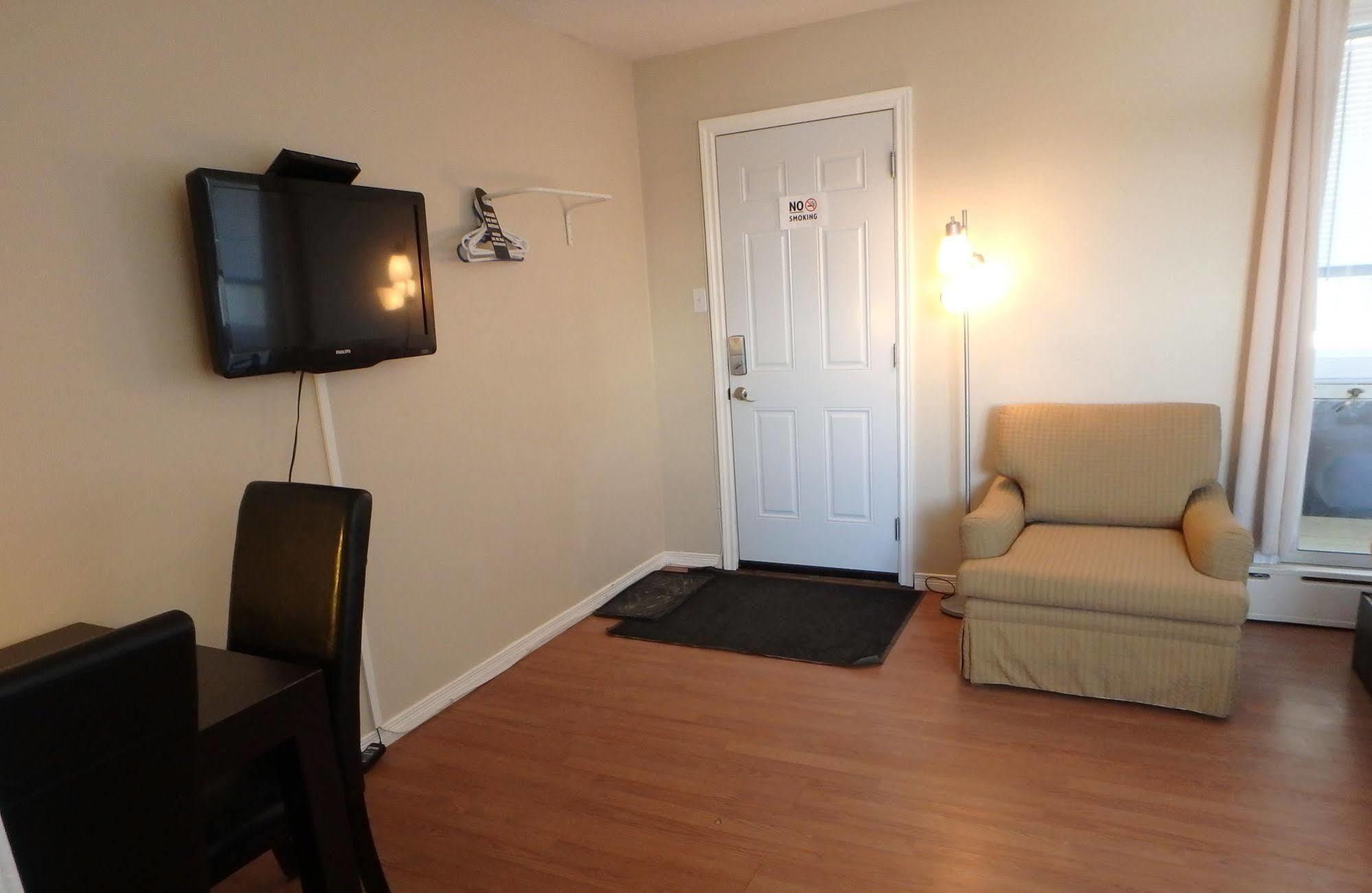 New Liskeard Wheel Inn Motel المظهر الخارجي الصورة