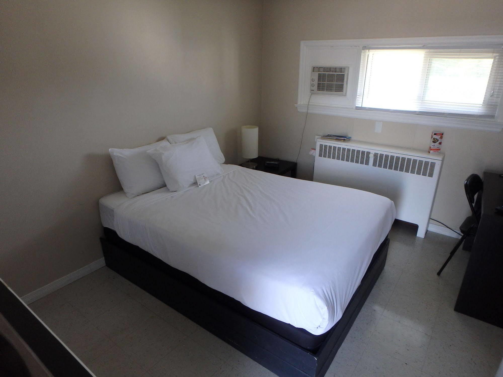 New Liskeard Wheel Inn Motel المظهر الخارجي الصورة