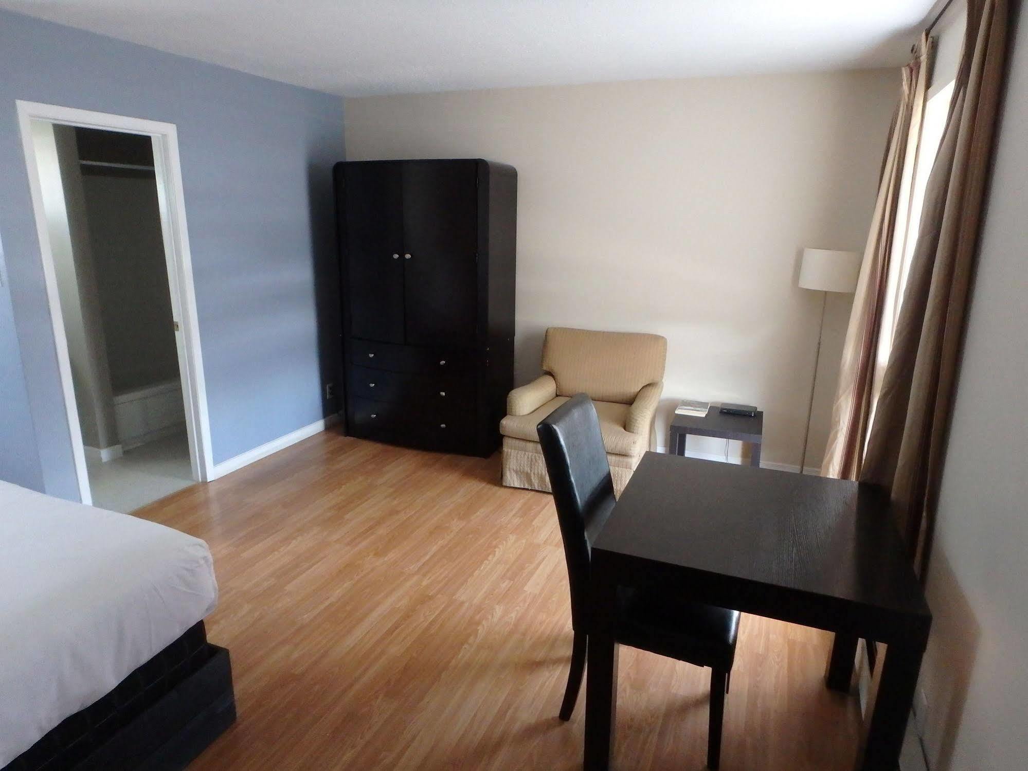 New Liskeard Wheel Inn Motel المظهر الخارجي الصورة