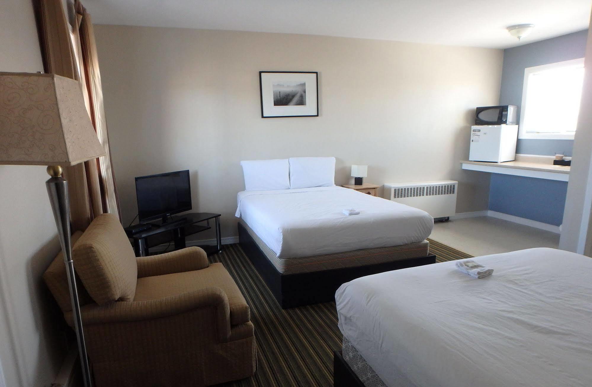 New Liskeard Wheel Inn Motel المظهر الخارجي الصورة